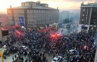 Erzurum’da taraftar şampiyonluğu kutladı, vaka...
