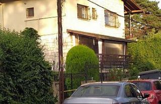 Eşini ısıran köpeği silahla vurdu