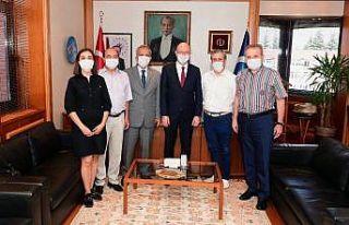 Eskişehir Gazeteciler Cemiyeti’nden Rektör Erdal’a...