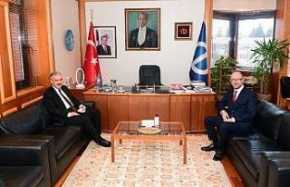 Eskişehir Valisi Ayyıldız Rektör Erdal’ı ziyaret...