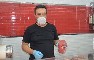 Eti büyük parçalarda saklamak raf ömrünü daha...