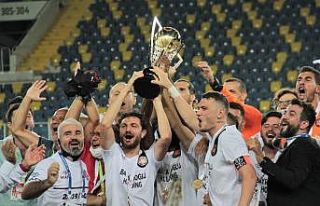 Fatih Karagümrük kupasına kavuştu