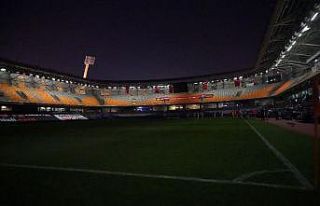 Fatih Terim Stadyumu’nda elektrikler 2. kez kesildi