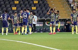 Fenerbahçe, sezonu Çaykur Rizespor karşısında...