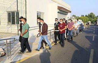 FETÖ operasyonunda gözaltına alınan 20 kişiden...