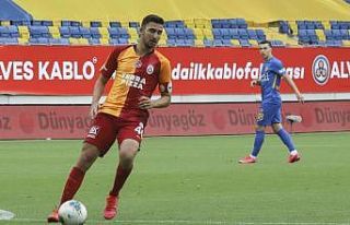 Galatasaray’da 17 yaşındaki Emin Bayram sahaya...
