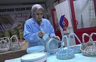 Gazeteden bayram sepeti yaptılar