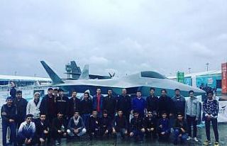 Geleceğin Milli Muharip uçaklarını yapacak teknisyenler...