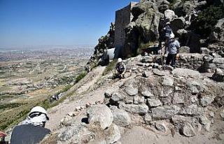 Gevale Kalesinde kazı çalışmaları sürüyor