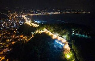 Giresun Kalesine yerleştirilen ışıklı Giresun...