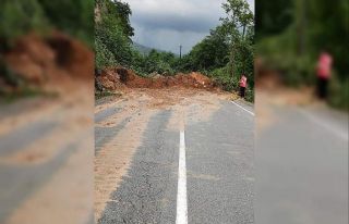 Giresun’da sağanak yağış heyelanlara neden oldu