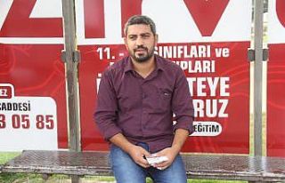 Görme engelli şahsı polis sınava yetiştirdi