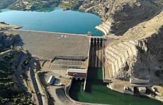 Gülistan, tahliye edilmeye başlanan baraj gölünde...