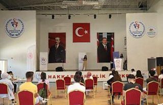 Hakkari’de şiir ve ses yarışması düzenlendi