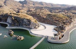 Hasankeyf’te tekne turları, kano ve su altı sporları...