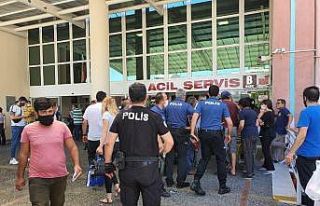 Hasta yakını hastaneyi birbirine kattı