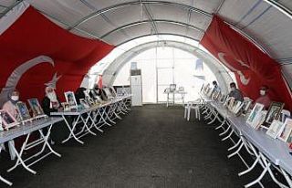 HDP önündeki ailelerin evlat nöbeti 318’inci...