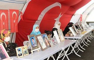 HDP önündeki ailelerin evlat nöbeti 329’uncu...