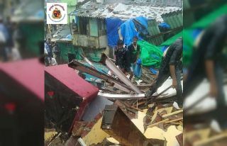 Hindistan’da 2 bina çöktü: 8 ölü