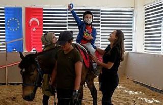 Hippoterapi Merkezinde başarılı çalışmalar