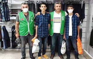 İHH, LGS il birincisi öğrenciyi ödüllendirdi