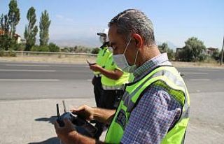 İhlal yapan sürücüler drone ile tespit edildi,...