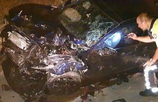 İki otomobil kafa kafaya çarpıştı: 4 yaralı
