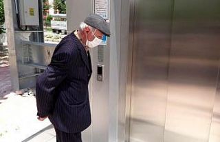 Isparta’da mahalle sakinlerinin asansörlü üst...