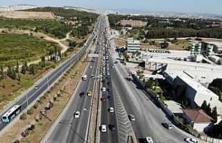İstanbul çıkışında bayram öncesi trafik yoğunluğu...