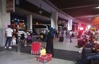 İzmir Otogarı’nda bayram öncesi yoğunluk