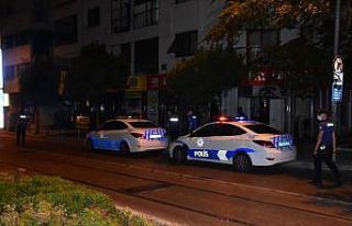 İzmir polisi fuhuşa geçit vermiyor