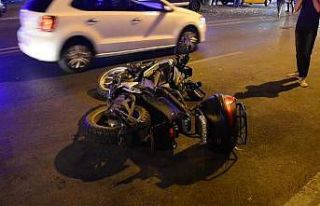 İzmir’de trafik kazası: 1’i polis 2 yaralı