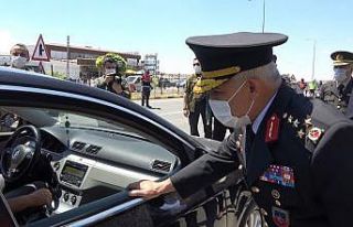 Jandarma Genel Komutanı Orgeneral Çetin trafik denetimine...