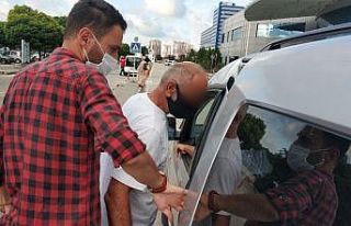 Kaçak içki aranan evde 3 tabanca ele geçti