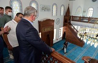 Kanuni Sultan Süleyman camisi bayram namazıyla ibadete...