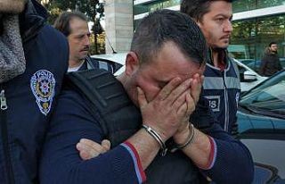 Karısını 25 yerinden bıçaklayarak öldüren kocaya...