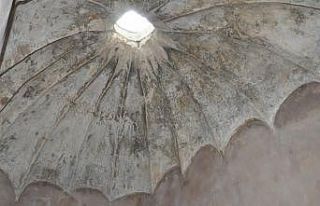 Kars’ta hamam duvarındaki figürler dikkat çekiyor