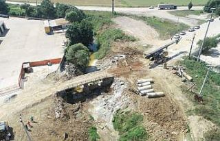Kartepe’de 2 mahalleyi 4 şeritli modern köprü...