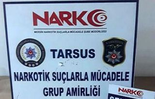 Kavgaya giden polis, uyuşturucu ele geçirdi