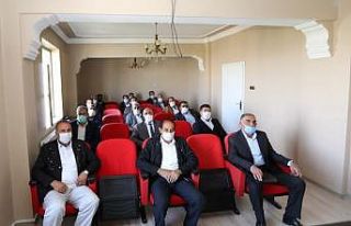 Kaymakam Solak, deprem bölgesindeki muhtarlarla bir...