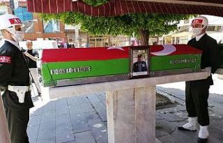 Kazada ölen Kıbrıs gazisi askeri törenle toprağa...