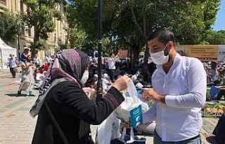Kilis Belediyesi Ayasofya’da maske dağıttı