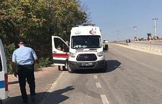 Kontrolden çıkan otomobil orta refüje çarptı,...