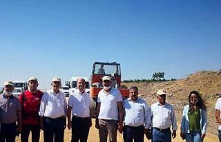 Köy yollarının yapımı devam ediyor