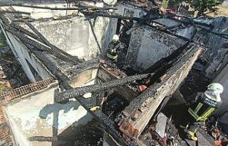 Köyceğiz’de ahşap ev küle döndü