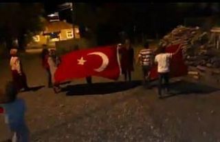 Köyde çocukların "Şehitler Ölmez, Vatan...