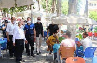Kula’da pazar yerlerinde maske denetimi