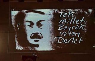 Kum sanatı ile 15 Temmuz’u ve Ayasofya’yı anlattı