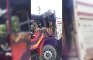 Kundaklanan kamyon kullanılamaz hale geldi