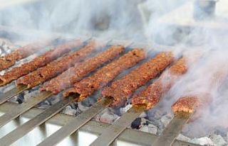 Kurban etiyle ilk gün Adana kebap yapmayın